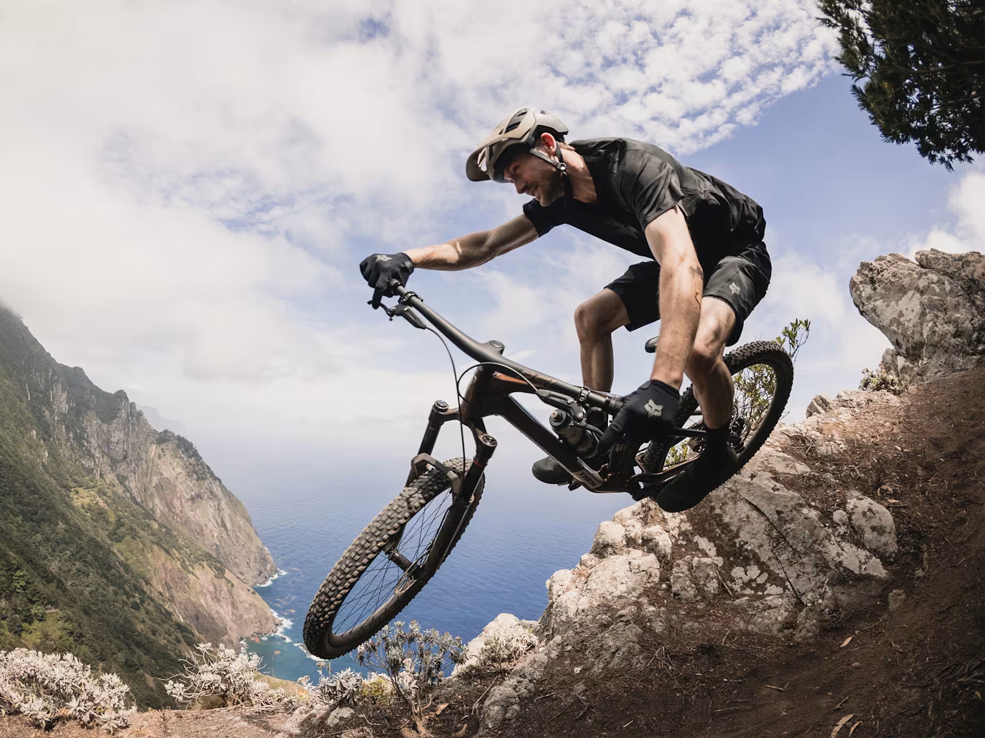 TREK Top Fuel 9.9 XX AXS Gen 4